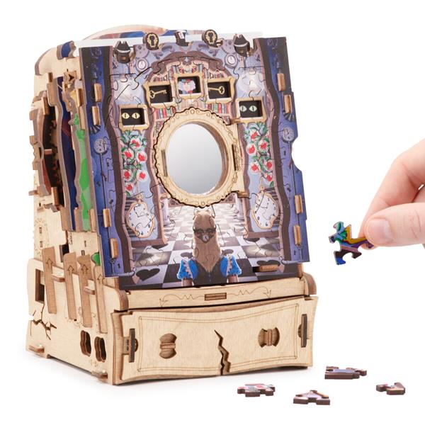 CluePuzzle: The Wonderbox of Alice (multilingue)
